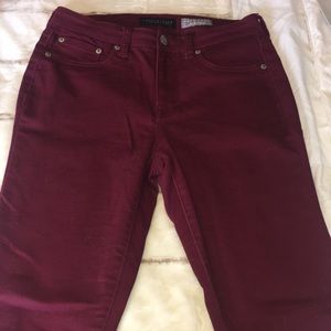 Maroon high-waited skinny/regular jegging